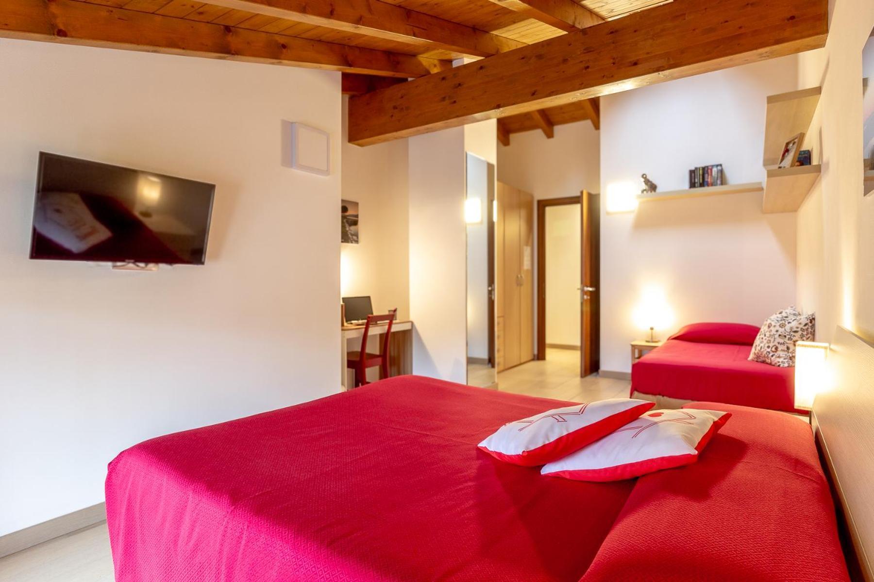 Casacri Apartment Cittiglio Bagian luar foto